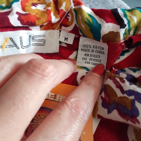 Vintage Chaus Red Short Sleeve Button Down With Southwestern Abstract Print - Picture 11 of 11